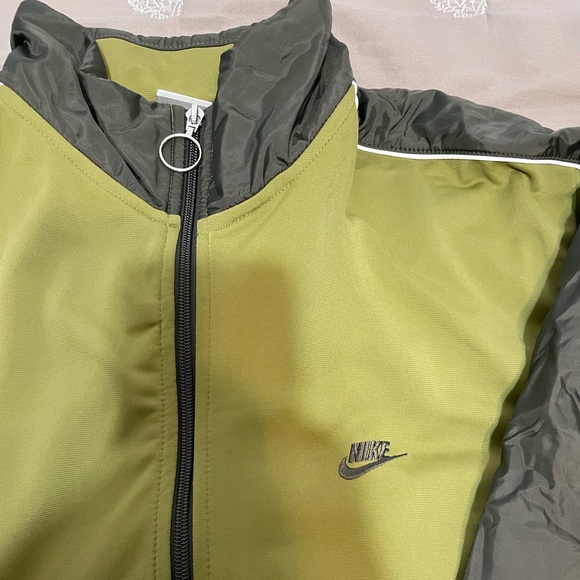 Men’s Nike Sweater - Picture 2 of 6